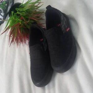 Levis sneakers size 1
